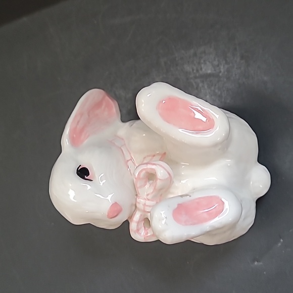 Adorable Vintage Bunny - Picture 3 of 10